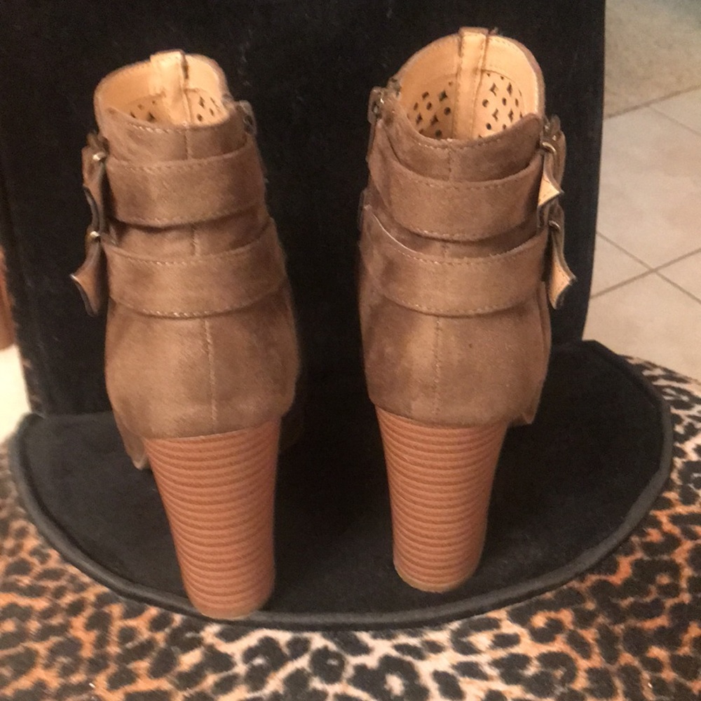 JustFab peep toe booties, like new!!!! - Picture 4 of 5